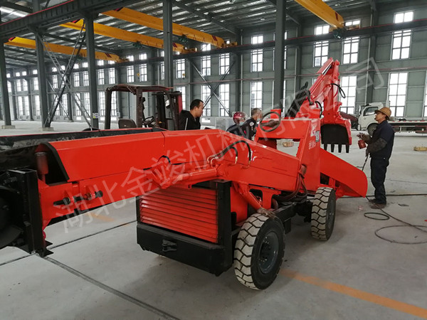 轮式皮带扒渣机1_副本.jpg 轮式皮带扒渣机1_副本.jpg