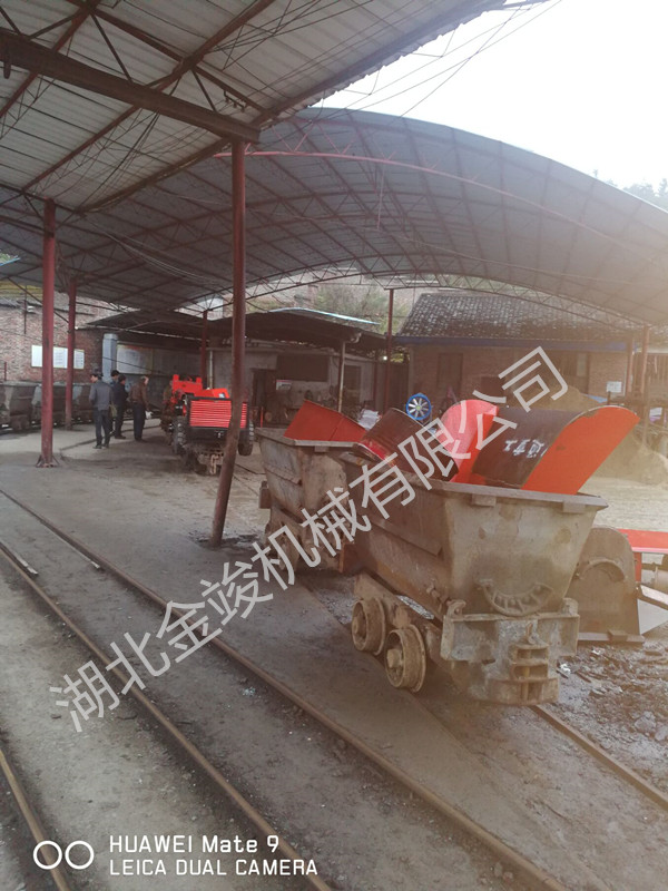 扒渣机下井3.jpg 扒渣机下井3.jpg