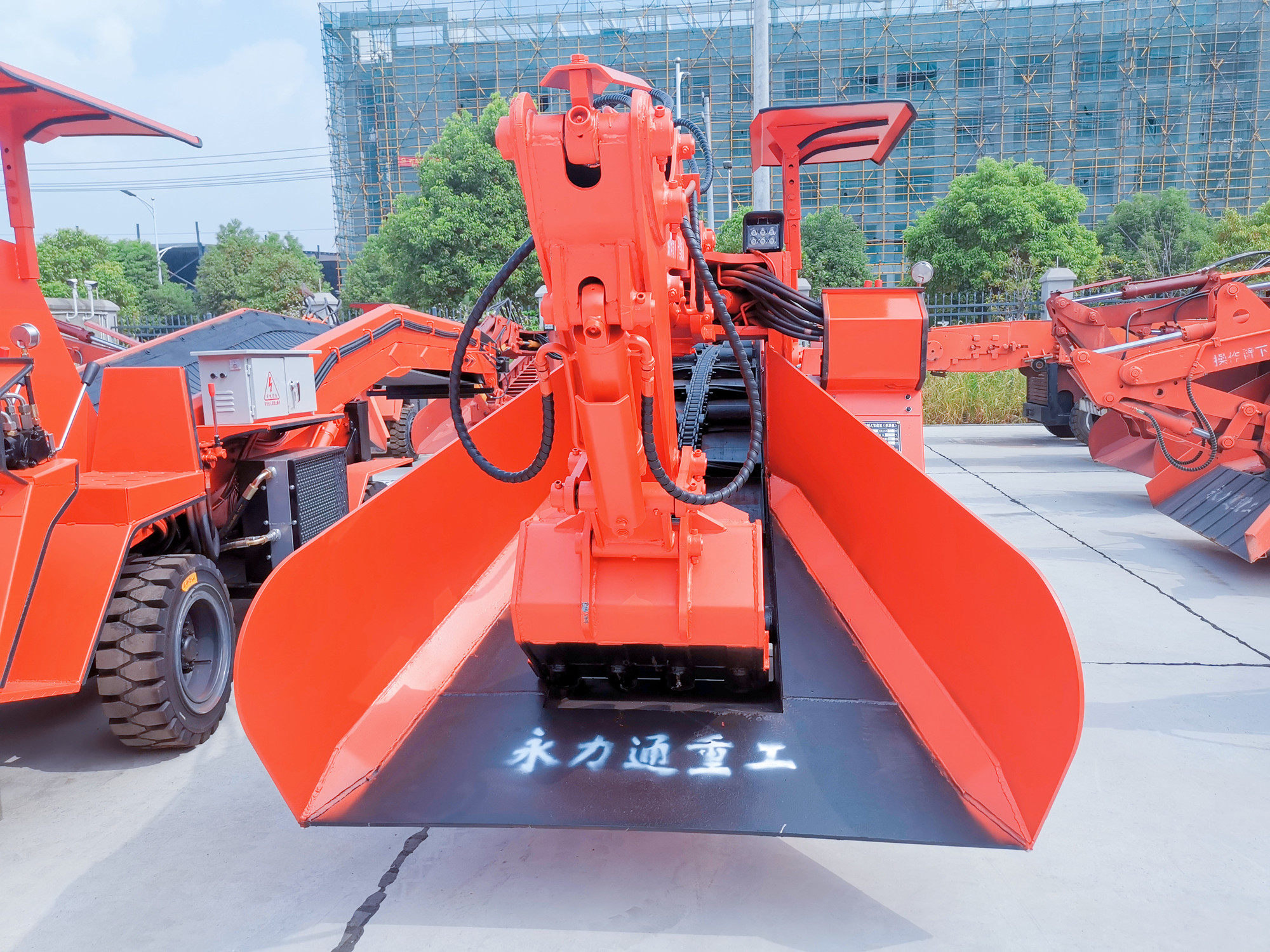 80轮式刮板正面_副本.jpg 80轮式刮板正面_副本.jpg